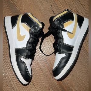 Nike Jordan Kid size 2Y